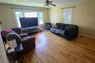 37 Chandler St, Houlton, ME 04730 - Photo 21
