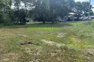 375 Upper Pleasant St, Rockland, ME 04841 - Photo 1