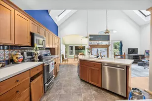 7 Lupine Ct, Yarmouth, ME 04096 - Photo 9