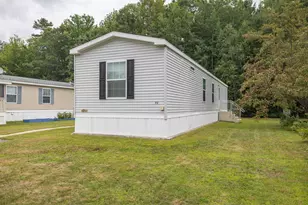72 Village Dr, Lewiston, ME 04240 - Photo 3