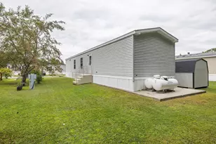 72 Village Dr, Lewiston, ME 04240 - Photo 5