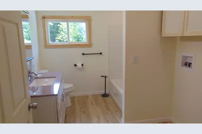 17 Edwards Street, Lincoln, ME 04457 - Photo 7