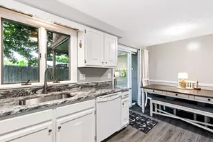 1372 Post Rd, Wells, ME 04090 - Photo 11