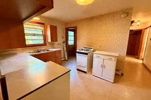 43 Edwards St, Lincoln, ME 04457 - Photo 7