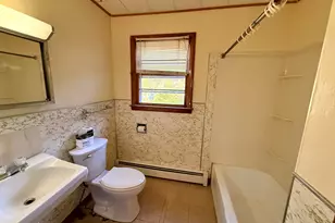 43 Edwards St, Lincoln, ME 04457 - Photo 11
