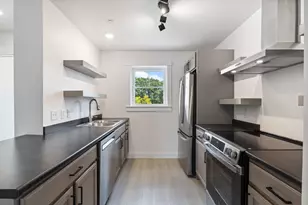 65 Dougherty Ct, Portland, ME 04102 - Photo 5