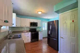 826 Somerset St, Rumford, ME 04276 - Photo 7