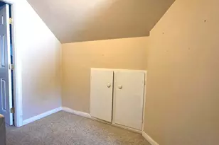826 Somerset St, Rumford, ME 04276 - Photo 17