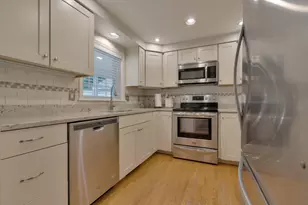 32 Winchester Ct, Kennebunk, ME 04043 - Photo 5