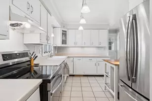 25 Mayflower Rd, Hallowell, ME 04347 - Photo 9