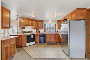 180 Highland Cliff Rd, Windham, ME 04062 - Photo 5