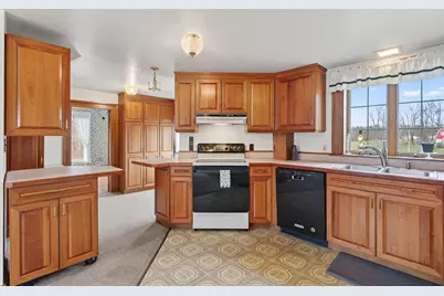 180 Highland Cliff Road, Windham, ME 04062 - Photo 7