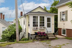 21 Government St, Kittery, ME 03904 - Photo 3