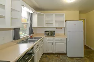 36 Spring St, Mechanic Falls, ME 04256 - Photo 7
