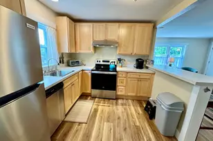 7 Spring St, Brunswick, ME 04011 - Photo 3