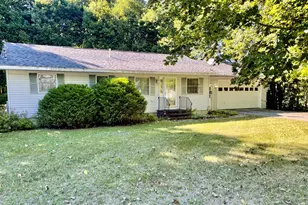 18 Elm St, Dexter, ME 04930 - Photo 1