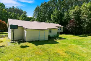 41 Crescent St, Skowhegan, ME 04976 - Photo 9