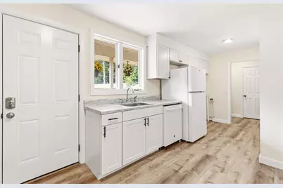 228 Congress Circle, Topsham, ME 04086 - Photo 5