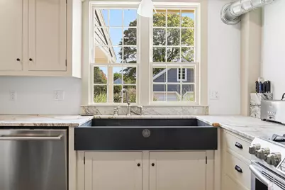 284 W Main Street, Yarmouth, ME 04096 - Photo 17