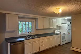 18 Franklin St, Augusta, ME 04330 - Photo 3