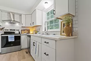 122 Euclid Ave, Portland, ME 04103 - Photo 17