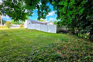 9 Juniper Rd, Jay, ME 04239 - Photo 5