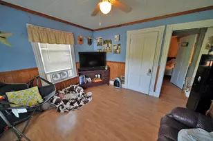16 Columbia St, Houlton, ME 04730 - Photo 29
