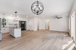 11 Chestnut St, Old Orchard Beach, ME 04064 - Photo 15