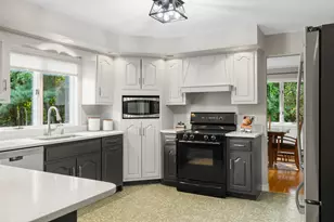 10 Bonnaille Ave, Lewiston, ME 04240 - Photo 5
