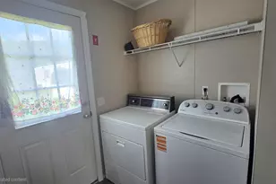 3 Parkview Ln, Lewiston, ME 04240 - Photo 9