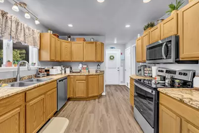 21 Western Avenue, East Millinocket, ME 04430 - Photo 17