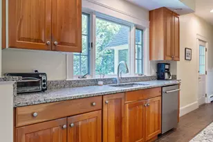 2 Rock Crest Dr, Cape Elizabeth, ME 04107 - Photo 11