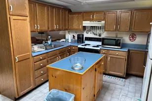164 W Main St, Searsport, ME 04974 - Photo 9