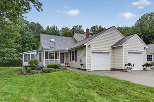 17 Cambridge Ct, Kennebunk, ME 04043 - Photo 1