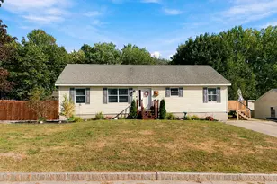 49 Towle St, Auburn, ME 04210 - Photo 1