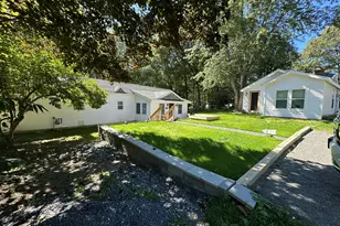 1262 Sanford Rd, Wells, ME 04090 - Photo 1
