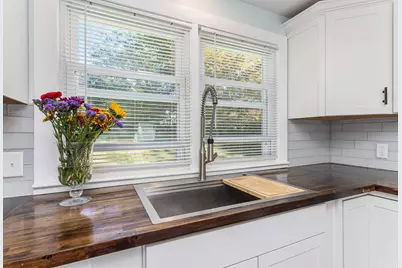 10 Pleasant Avenue, Cape Elizabeth, ME 04107 - Photo 9