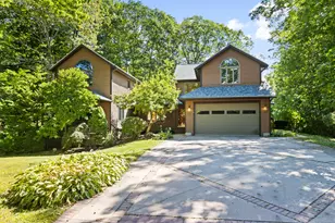 2 Robinhood Rd, Cape Elizabeth, ME 04107 - Photo 1