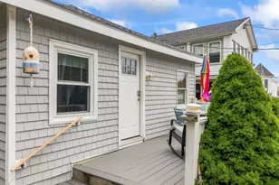 28 Seacliff Ave, Old Orchard Beach, ME 04064 - Photo 3