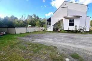213 Court St, Houlton, ME 04730 - Photo 3