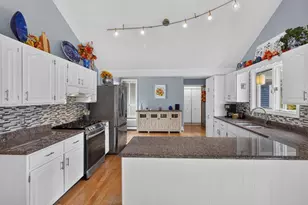 2072 Skyway Valley, Hermon, ME 04401 - Photo 11