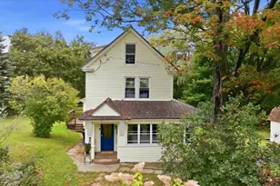 262 Linnell St, Rumford, ME 04276 - Photo 1
