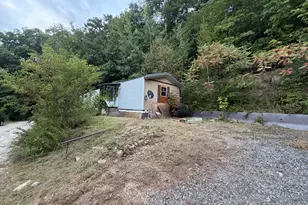 7 Pleasant St, Mexico, ME 04257 - Photo 3