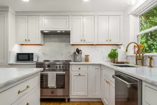 56 Carroll St, Falmouth, ME 04105 - Photo 11