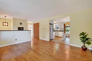 19 Ellen Cir, Yarmouth, ME 04096 - Photo 3