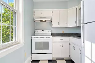 156 York St, Portland, ME 04101 - Photo 15