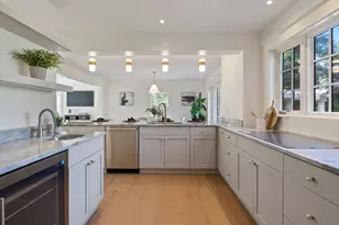 425 York St, York, ME 03909 - Photo 21
