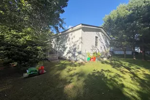 30 Oak St, Oakland, ME 04963 - Photo 15