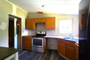 162 Davis Rd, Fairfield, ME 04937 - Photo 5