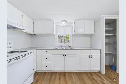 26 Summer Street, Norway, ME 04268 - Photo 5